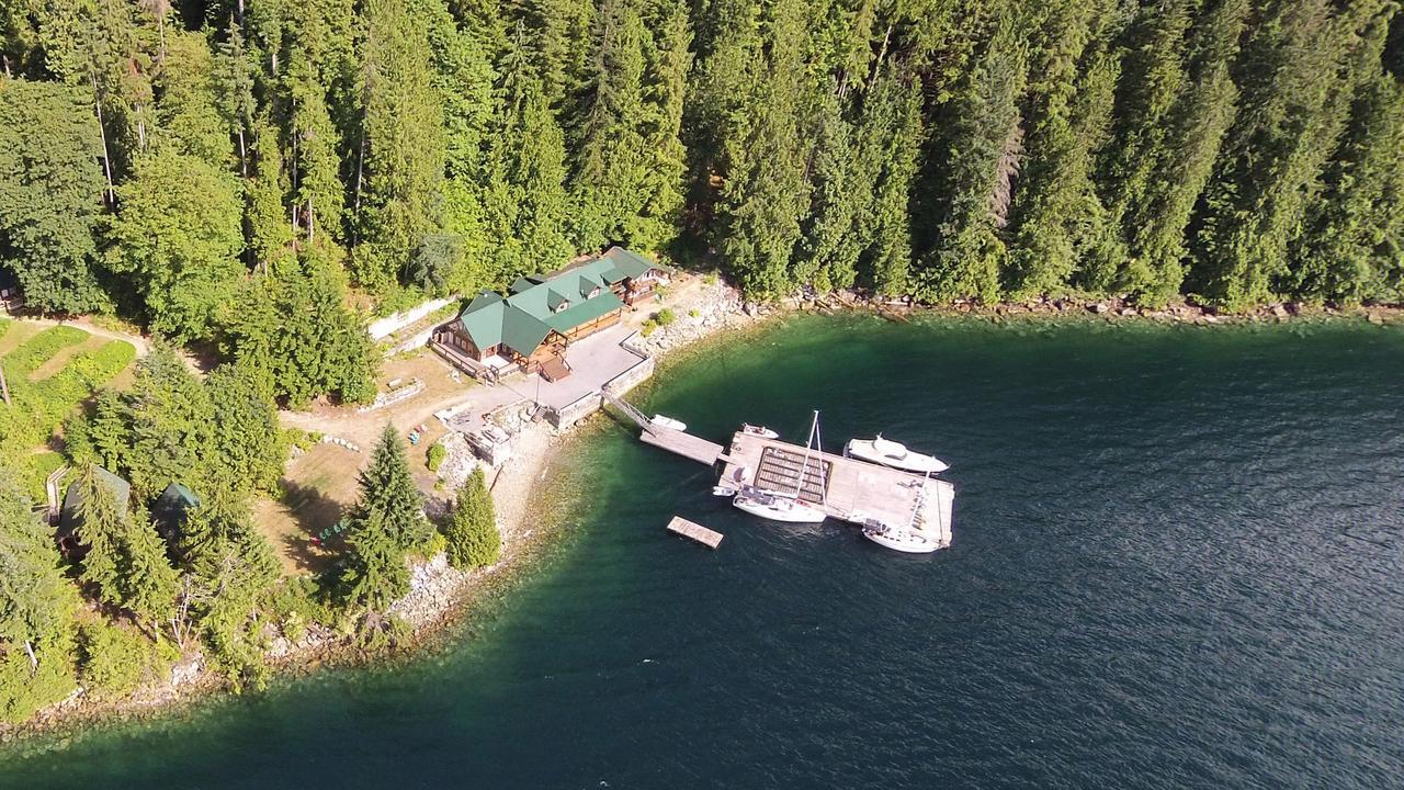 Homfray Lodge Desolation Sound Екстериор снимка