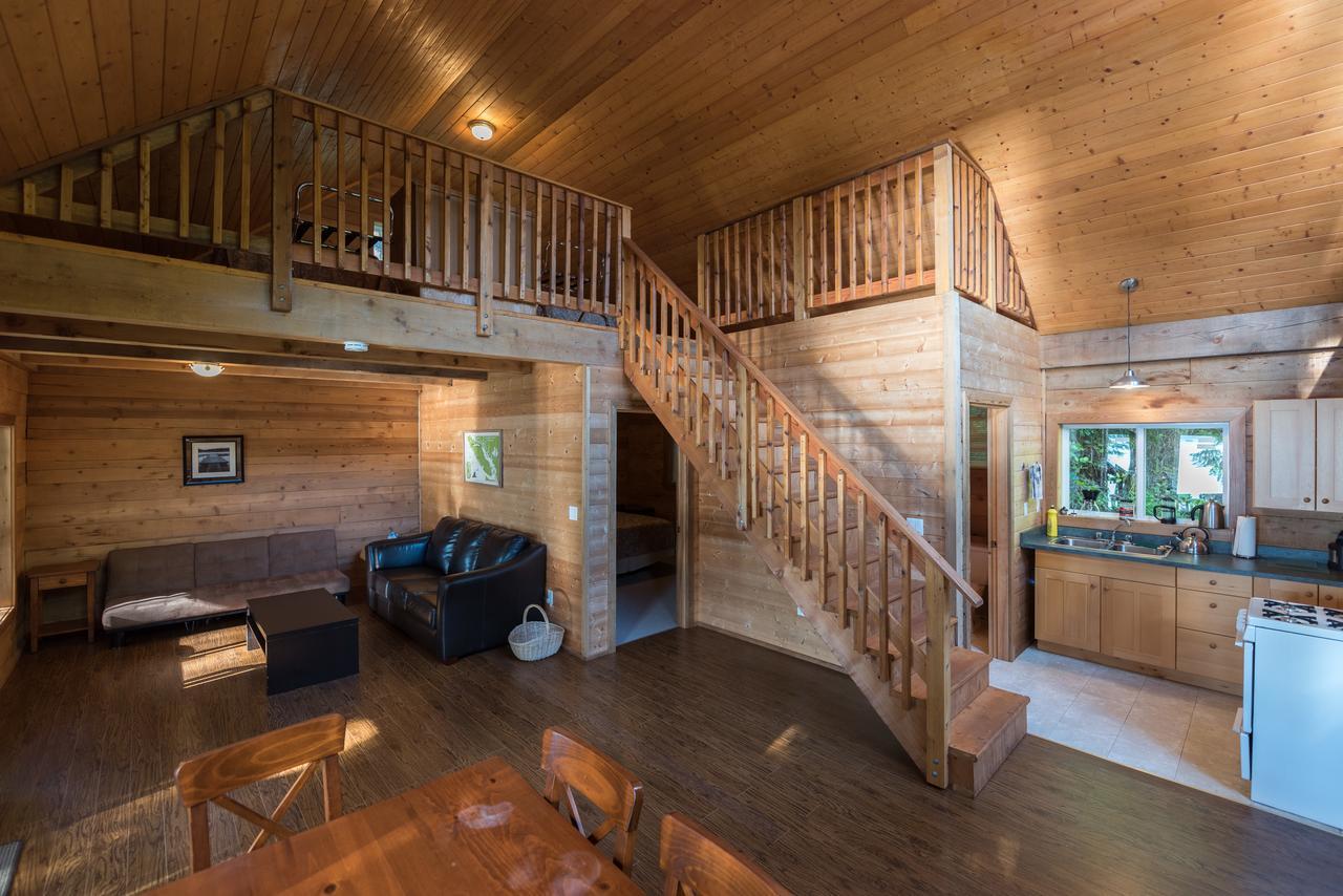 Homfray Lodge Desolation Sound Екстериор снимка