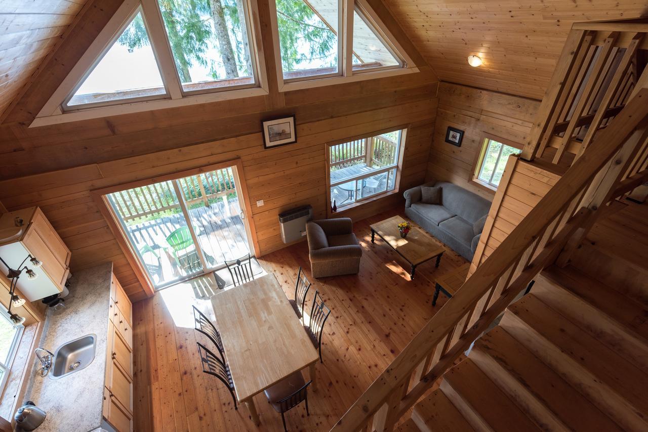 Homfray Lodge Desolation Sound Екстериор снимка