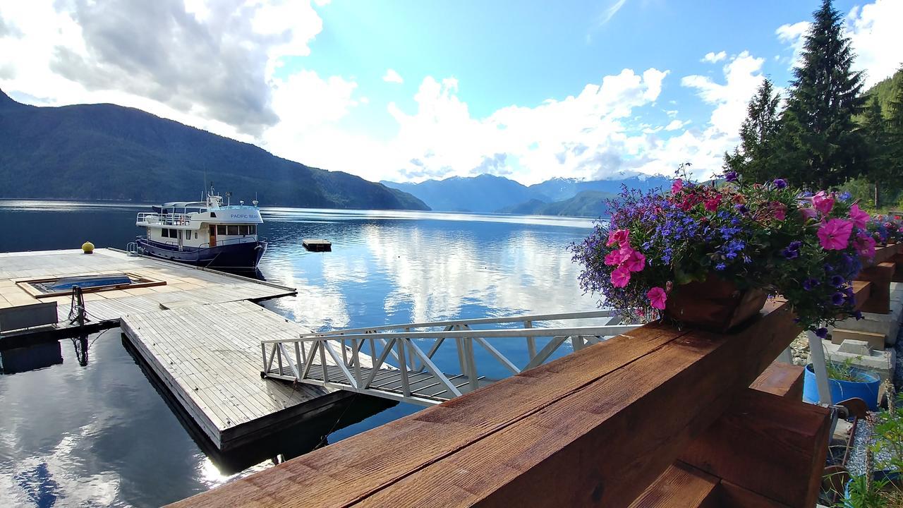 Homfray Lodge Desolation Sound Екстериор снимка