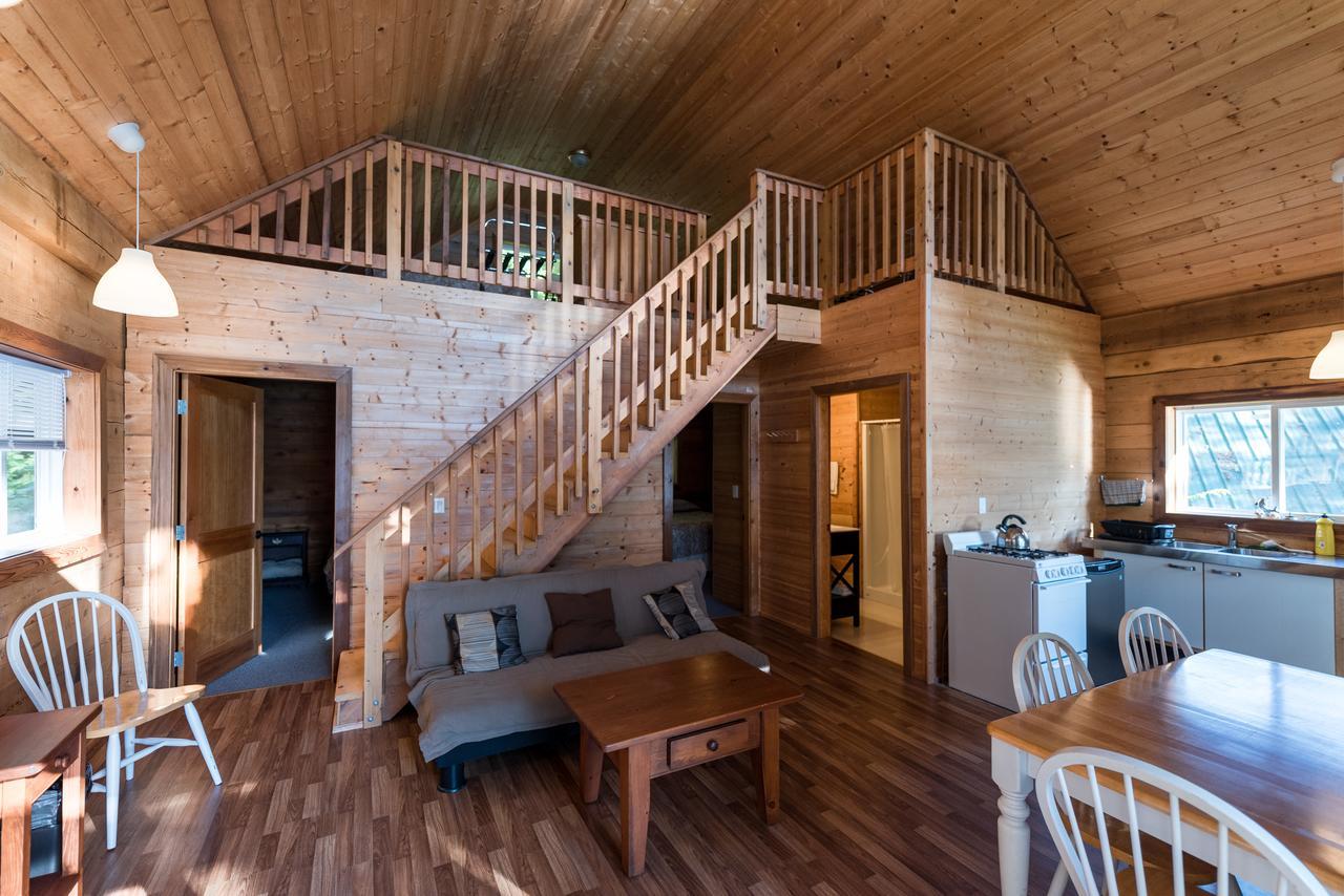 Homfray Lodge Desolation Sound Екстериор снимка
